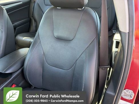 Used 2016 Ford Fusion Titanium FWD image 23