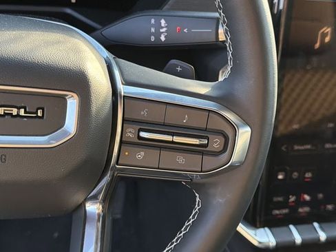 Used 2025 GMC Acadia Denali image 30