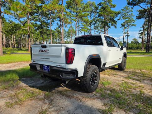 Used 2026 GMC Sierra 2500 AT4X AWD/4WD image 5