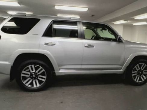 Used 2022 Toyota 4Runner Limited AWD/4WD image 9