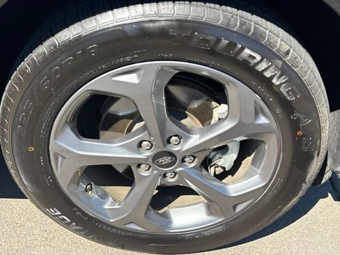 Used 2024 Ford Escape ST-Line AWD/4WD image 9