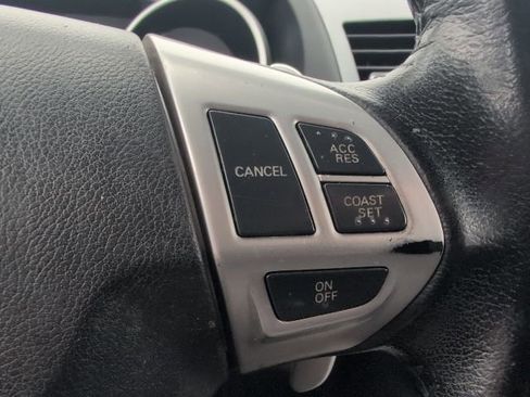 Used 2012 Mitsubishi Outlander SE AWD/4WD image 18