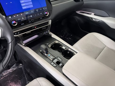 Used 2025 Lexus RX 350 w/ Convenience Package image 12