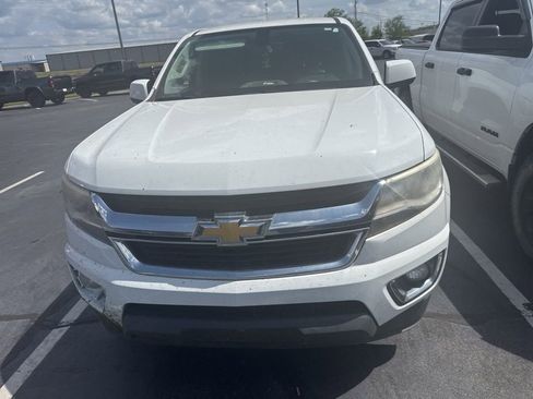 Used 2019 Chevrolet Colorado LT w/ LT Convenience Package RWD image 2