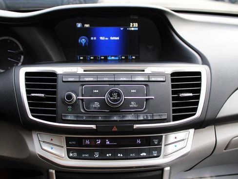 Used 2014 Honda Accord LX image 18