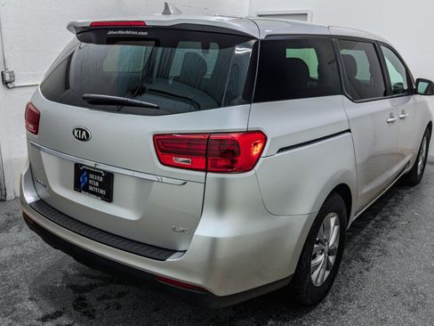 Used 2019 Kia Sedona LX image 8