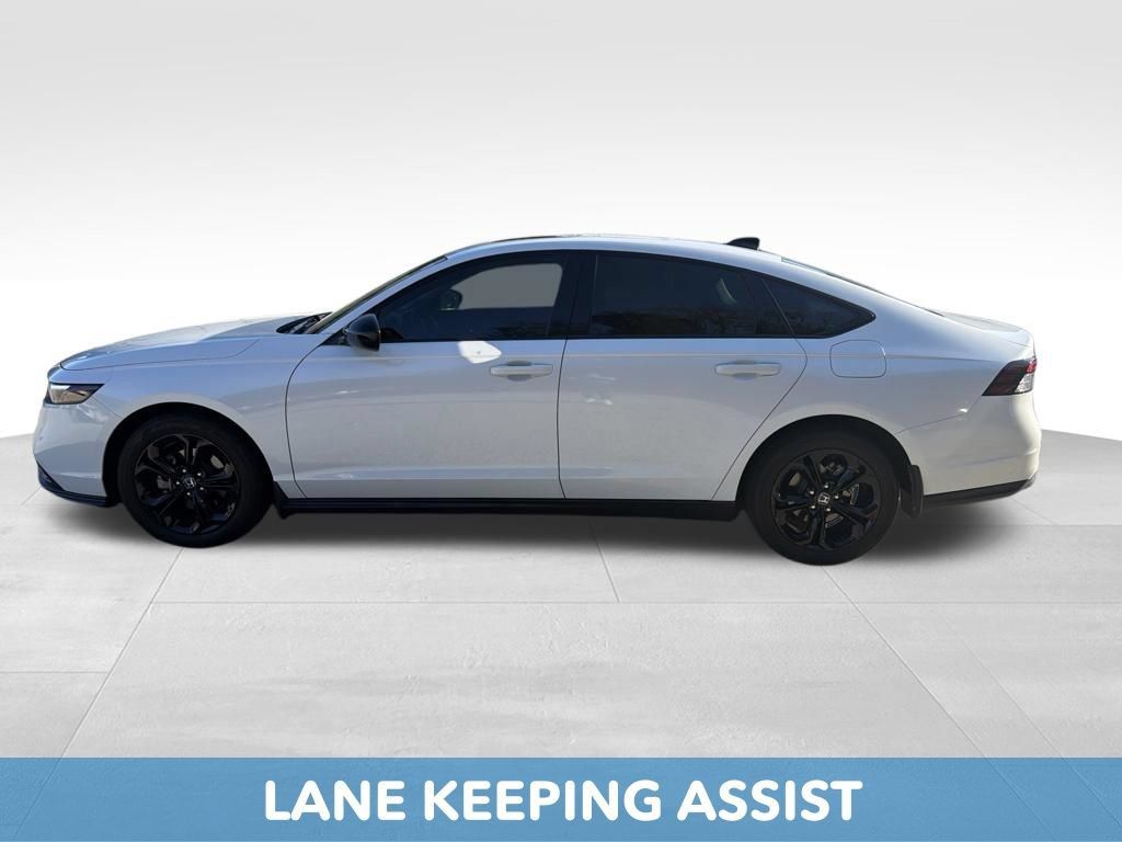 Used 2025 Honda Accord SE image 13