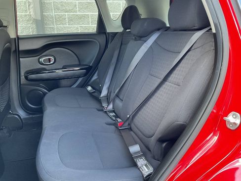 Used 2015 Kia Soul ! FWD image 27