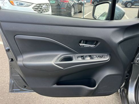 Used 2025 Nissan Versa SV FWD image 18