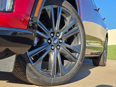 New 2026 Cadillac Optiq Sport 2 w/ LPO, Floor Liner Package image 8