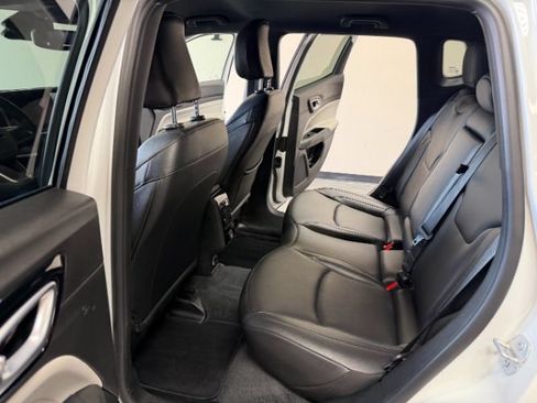 Used 2025 Jeep Compass Limited AWD/4WD image 27