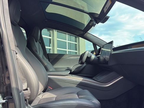 Used 2022 Tesla Model X AWD/4WD image 14