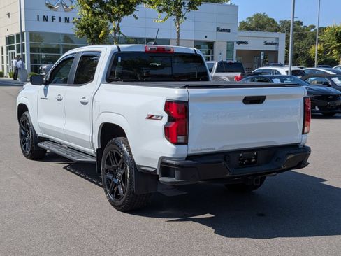 Used 2025 Chevrolet Colorado Z71 w/ Z71 Convenience Package 2 AWD/4WD image 5