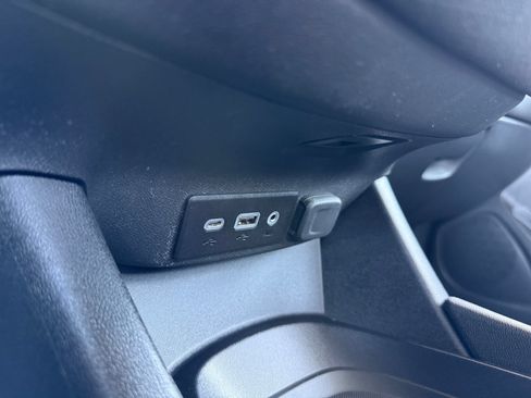 Used 2021 Chevrolet Malibu RS FWD image 19
