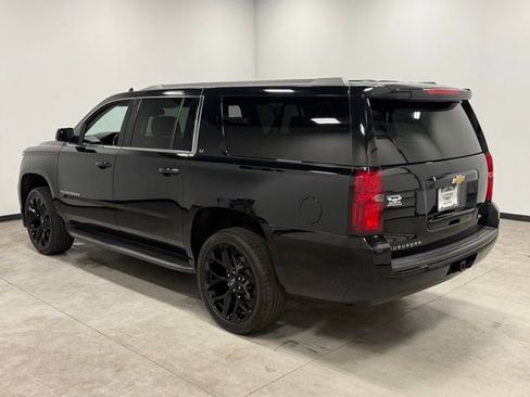 Used 2019 Chevrolet Suburban LT image 9