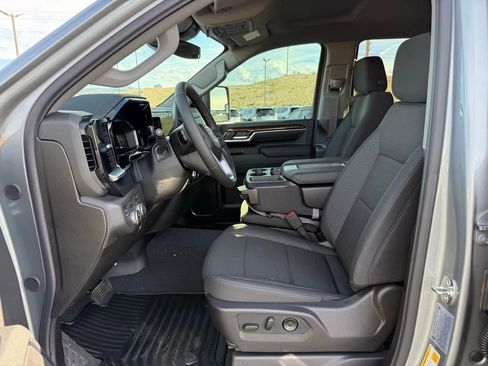 New 2026 GMC Sierra 2500 SLE w/ Preferred Package image 10