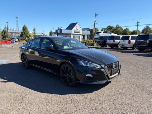 Used 2021 Nissan Altima 2.5 SR FWD image 1
