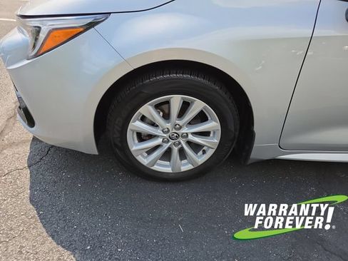 Used 2025 Toyota Corolla SE w/ SE Package FWD image 18