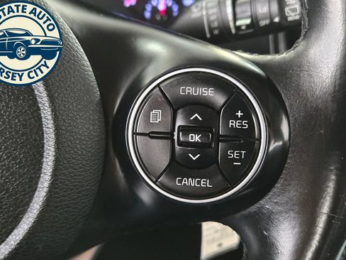 Used 2020 Kia Soul GT-Line FWD image 12