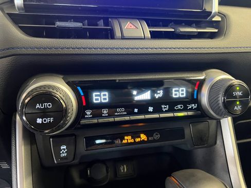 Used 2023 Toyota RAV4 SE image 22