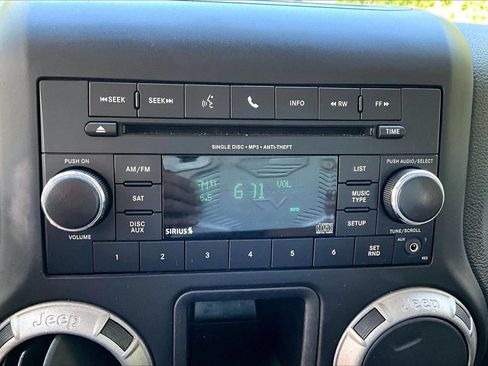 Used 2017 Jeep Wrangler Sport w/ Connectivity Group AWD/4WD image 20