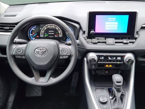 Used 2025 Toyota RAV4 XLE AWD/4WD image 21