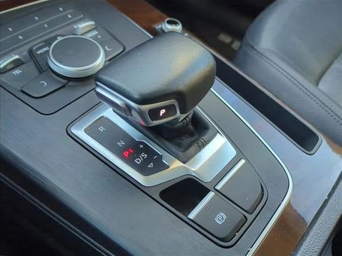 Used 2020 Audi Q5 2.0T Premium w/ Convenience Package image 22