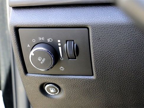 Used 2021 Jeep Grand Cherokee Laredo image 20