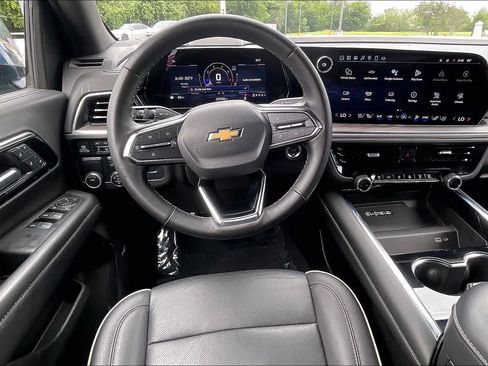 Used 2025 Chevrolet Tahoe Premier RWD image 6