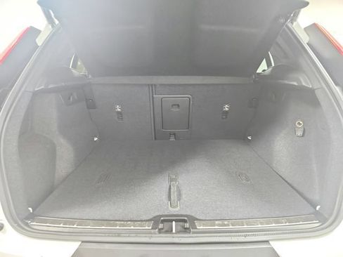 Used 2024 Volvo XC40 B5 Plus AWD/4WD image 48