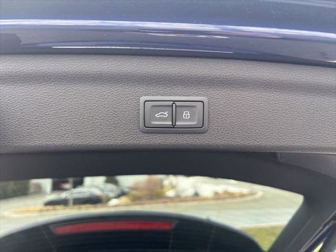 Certified 2025 Audi Q3 2.0T Premium w/ Convenience Package image 8