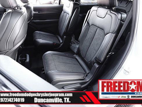 New 2025 Jeep Grand Cherokee L Altitude image 14