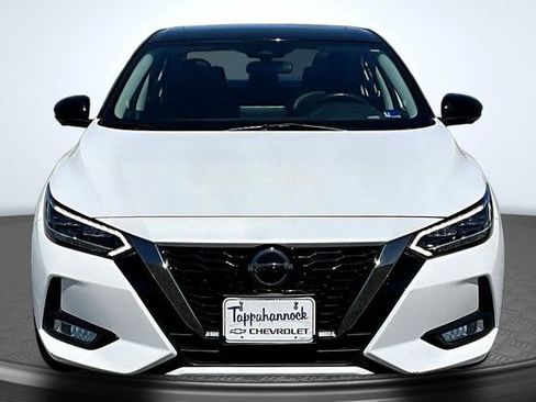 Used 2023 Nissan Sentra SR w/ SR Premium Package FWD image 2