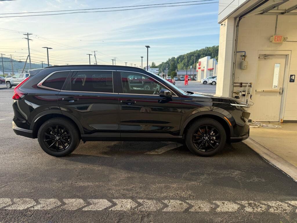 Used 2025 Honda CR-V Sport image 6