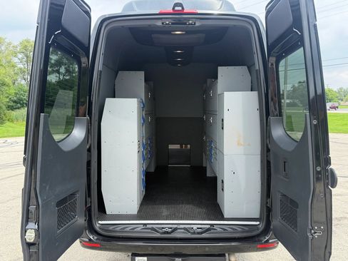 Used 2020 Mercedes-Benz Sprinter 2500 image 9