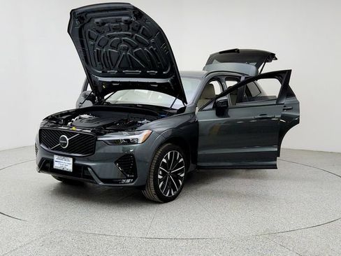 New 2026 Volvo XC60 B5 Ultra w/ Climate Package image 9