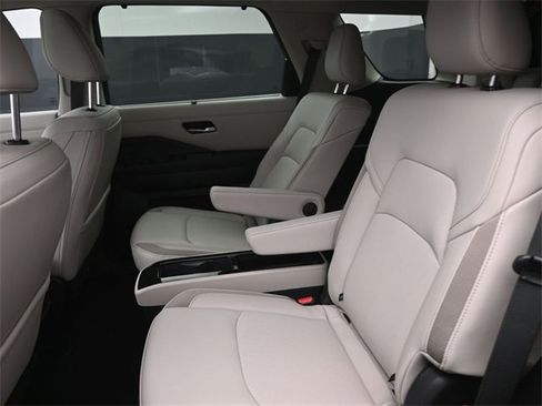 New 2026 Nissan Pathfinder SL w/ SL Premium Package image 10