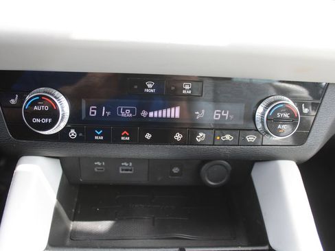 Used 2023 Mitsubishi Outlander SEL AWD/4WD image 46