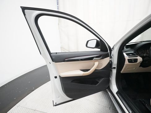 Used 2018 BMW X1 sDrive28i image 27