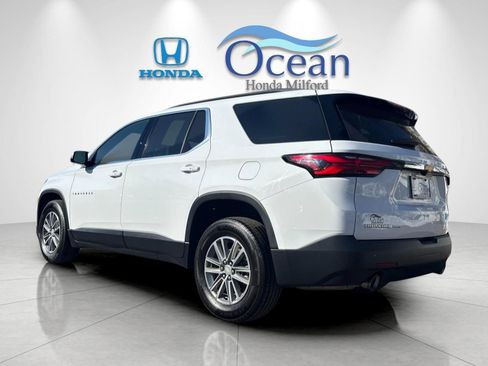 Used 2023 Chevrolet Traverse LT image 3