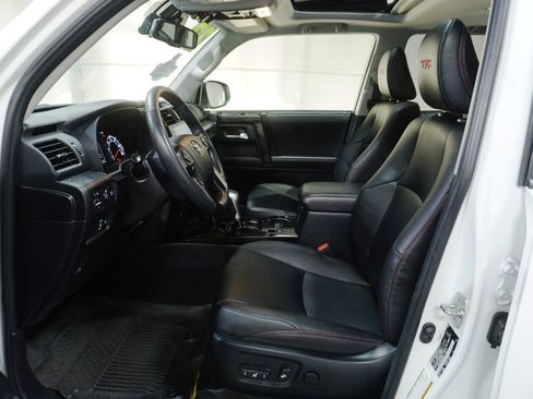 Used 2023 Toyota 4Runner TRD Off-Road Premium w/ Moonroof Package AWD/4WD image 10