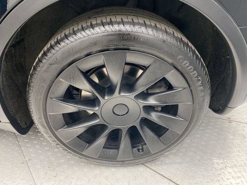 Used 2020 Tesla Model Y Long Range AWD/4WD image 10