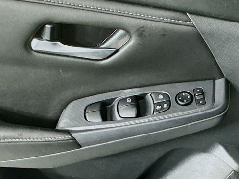 Used 2024 Nissan Sentra SV image 18