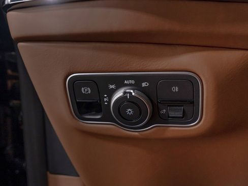 Used 2025 Aston Martin DBX 707 image 49