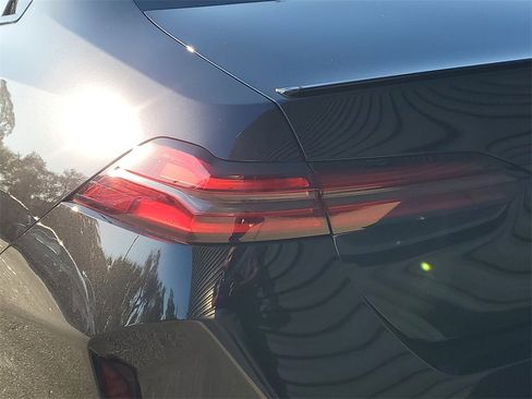 Used 2025 BMW M5 Base w/ Executive Package image 16