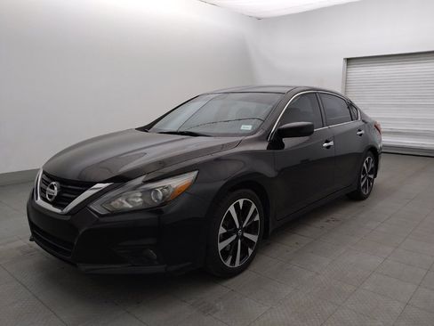 Used 2018 Nissan Altima 2.5 SR FWD image 2