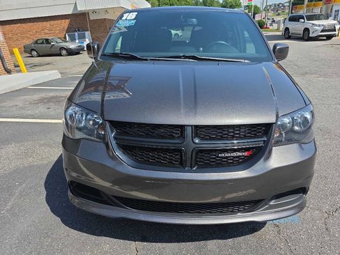 Used 2016 Dodge Grand Caravan SE image 8