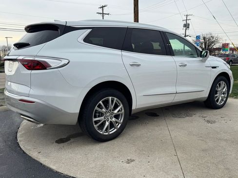 Used 2024 Buick Enclave Essence w/ Experience Buick Package image 7