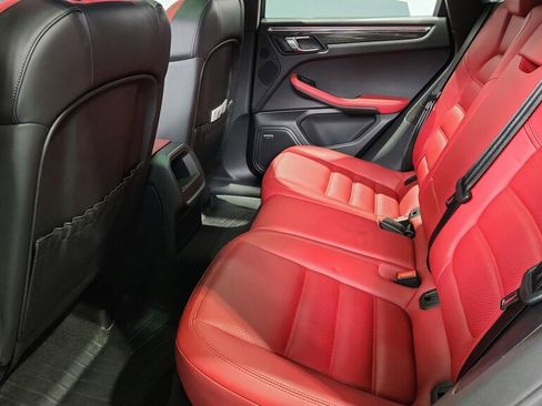 Used 2015 Porsche Macan Turbo image 25