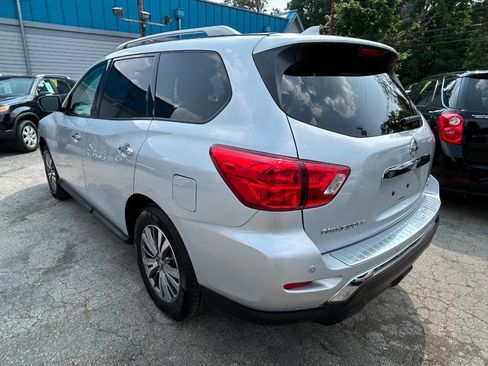 Used 2019 Nissan Pathfinder SL image 9